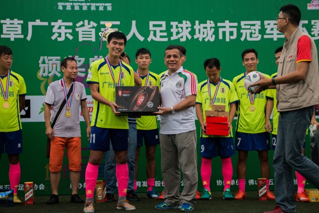 巴萨近9场联赛每场至少丢1球 近8场联赛仅拿6分